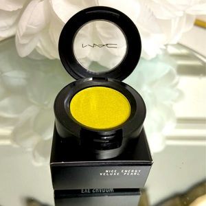 Mac eyeshadow-OhSweetie
